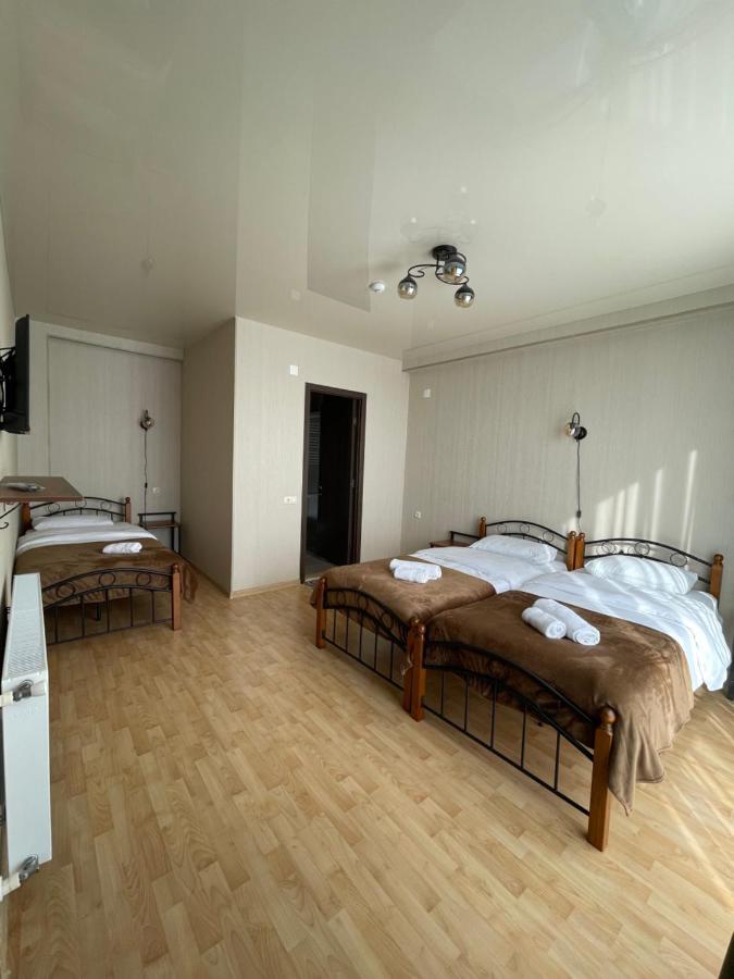 Chogo Hotel Koetaisi Buitenkant foto