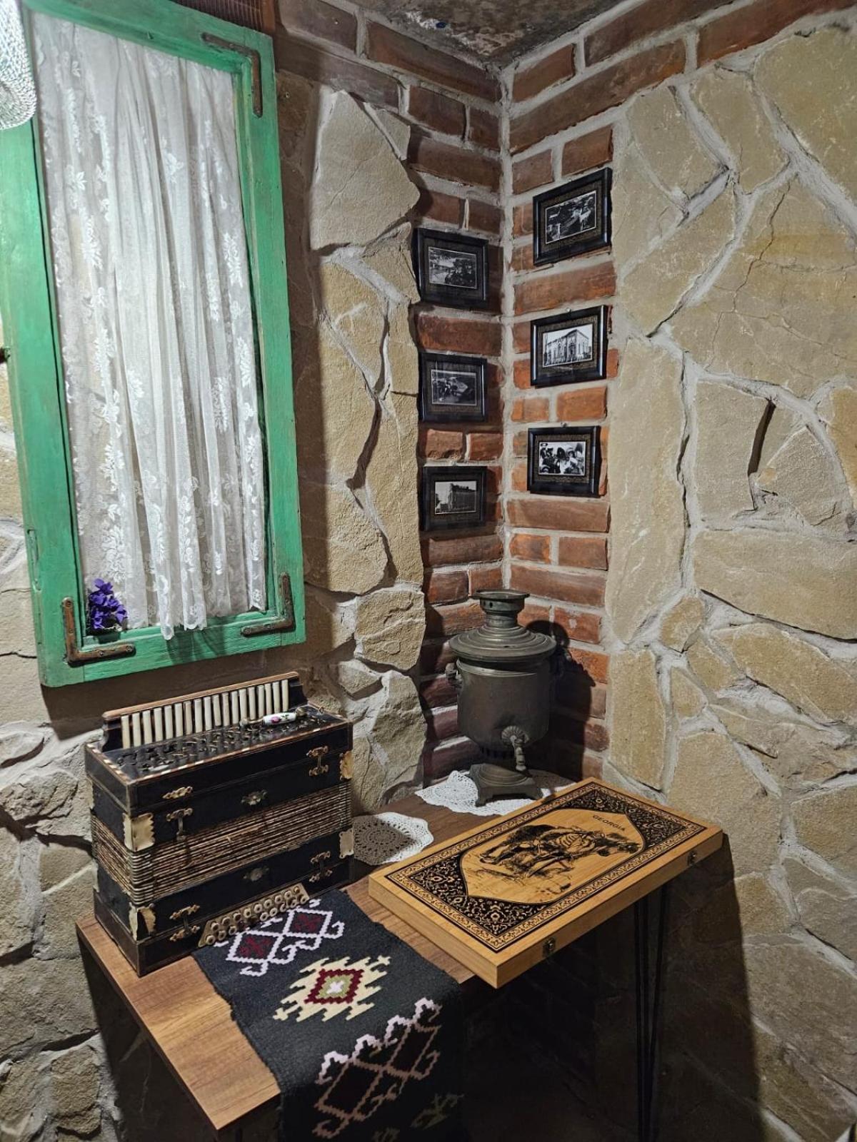 Chogo Hotel Koetaisi Buitenkant foto