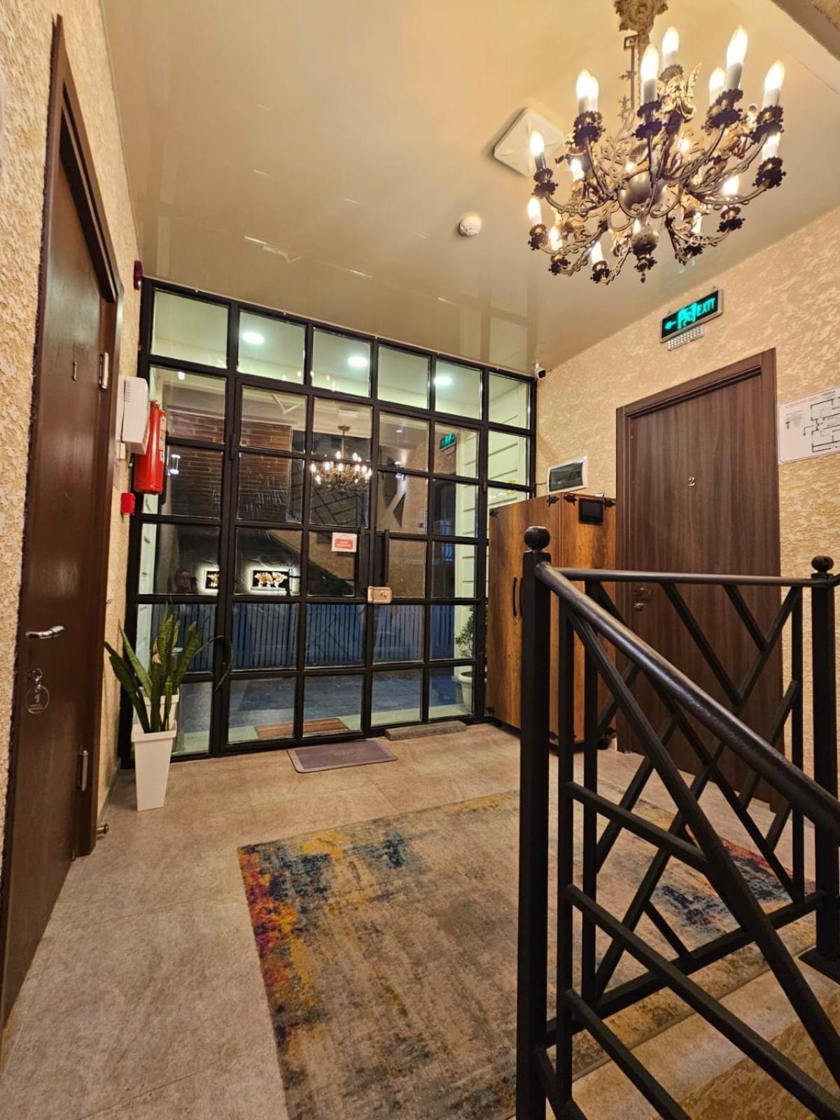 Chogo Hotel Koetaisi Buitenkant foto
